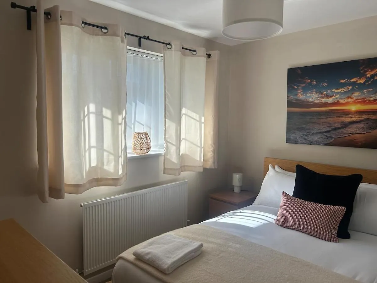Tatil Evi The Canal House Summer Getaway City Centre Cardiff Bay With Parking