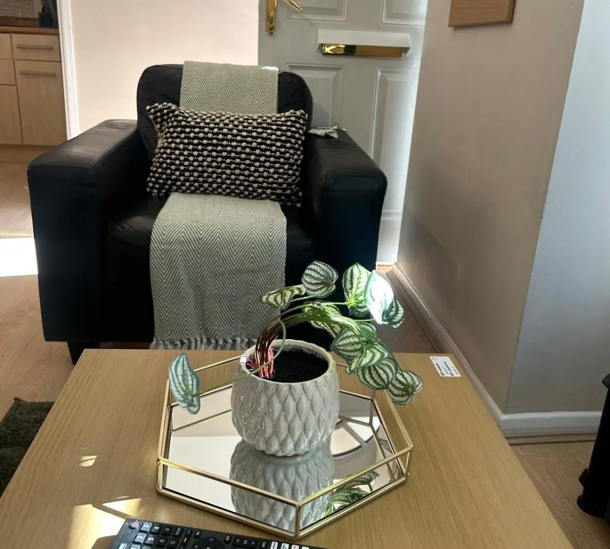 The Canal House Summer Getaway City Centre Cardiff Bay With Parking