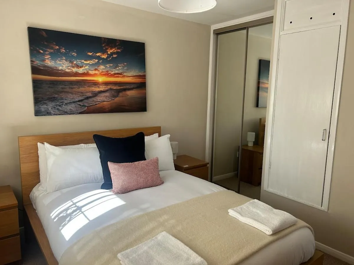 Tatil Evi The Canal House Summer Getaway City Centre Cardiff Bay With Parking